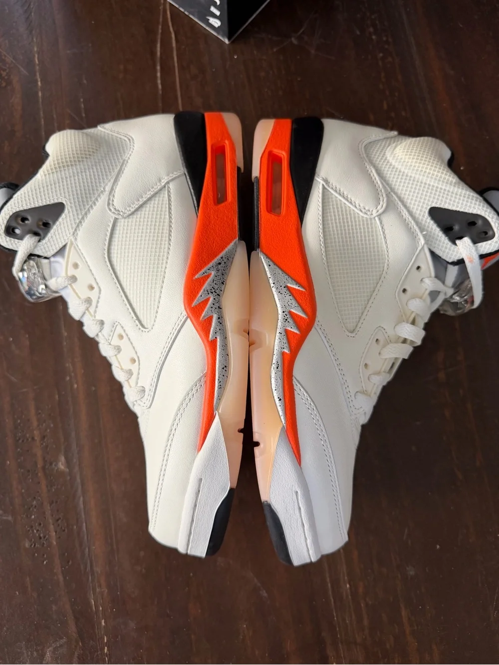 DeadStock Nike Air Jordan Retro 5 ‘Shattered BackBoard’ Basketball Sneakers - 9M